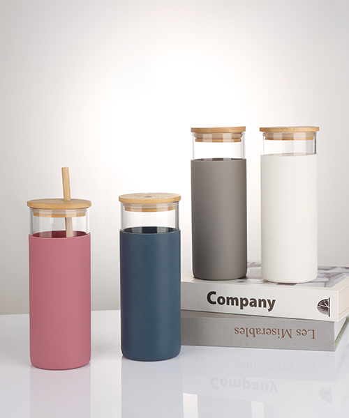 18.6fl.oz Borosilicate Glass Water Cup With Bamboo Lid And Silicone Sleeve