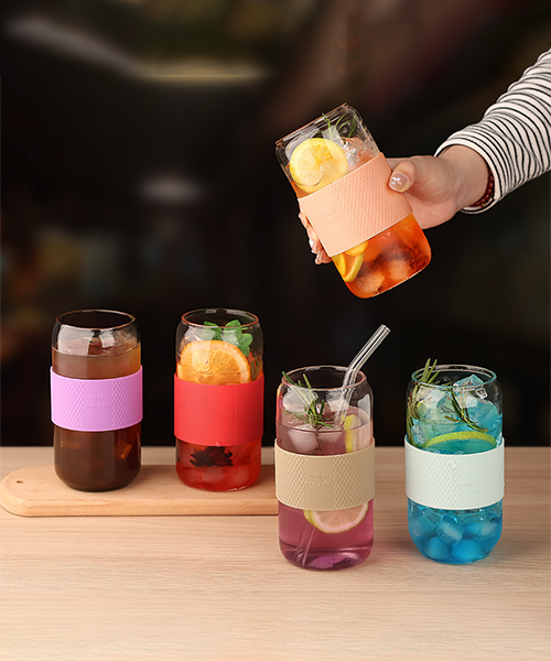 16oz Borosilicate Glass Juice Cup With Colored Silicone Lid Sleeve